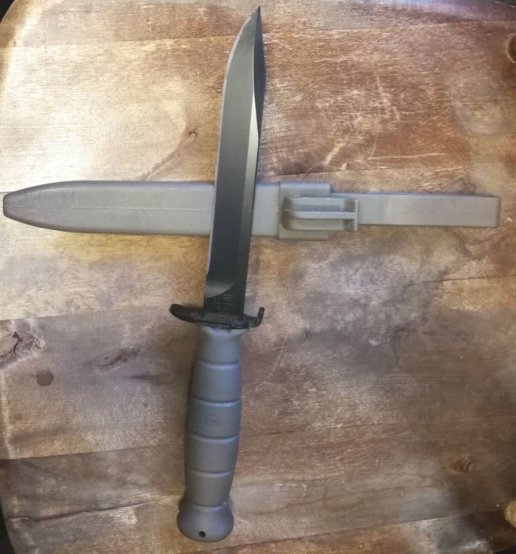 ARMY FIELD KNIFE GLOCK 78 AUSTRIAN ARMY Global War Museum i Munkedal